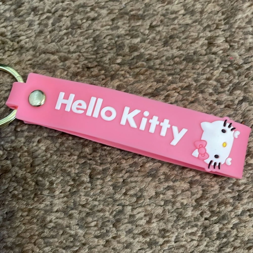 🆕 Hello Kitty Keychain - Picture 4 of 4